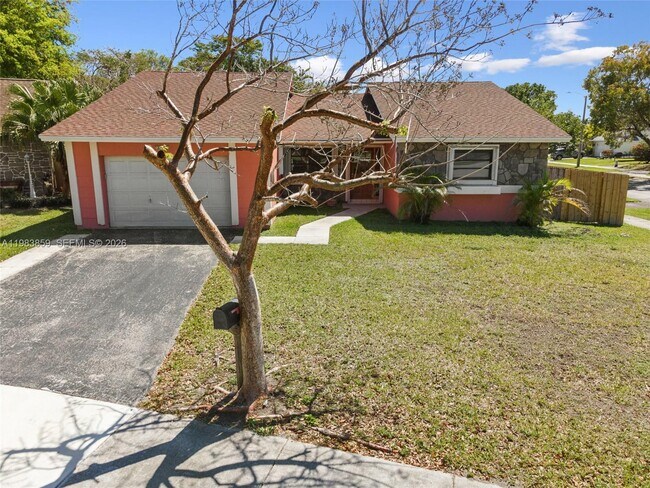 Building Photo - 1315 Egret Rd