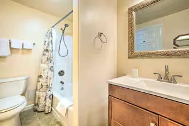 Building Photo - 5 Bed 3 Bath House! For Rent!!!