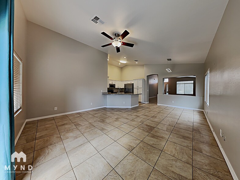 Building Photo - 1865 E Chilton Dr