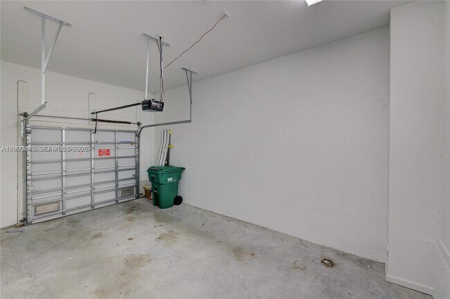 Building Photo - 1170 SW 7th Ct