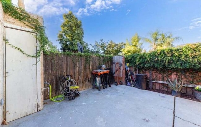 Building Photo - 12195 Carnation Ln