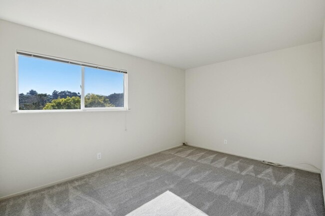 Building Photo - 2016 Fairmont Dr