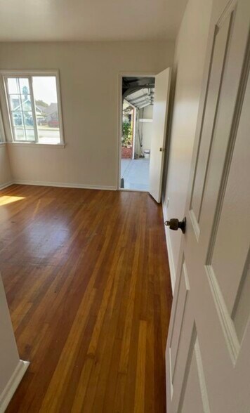 Building Photo - 10063 Faywood St