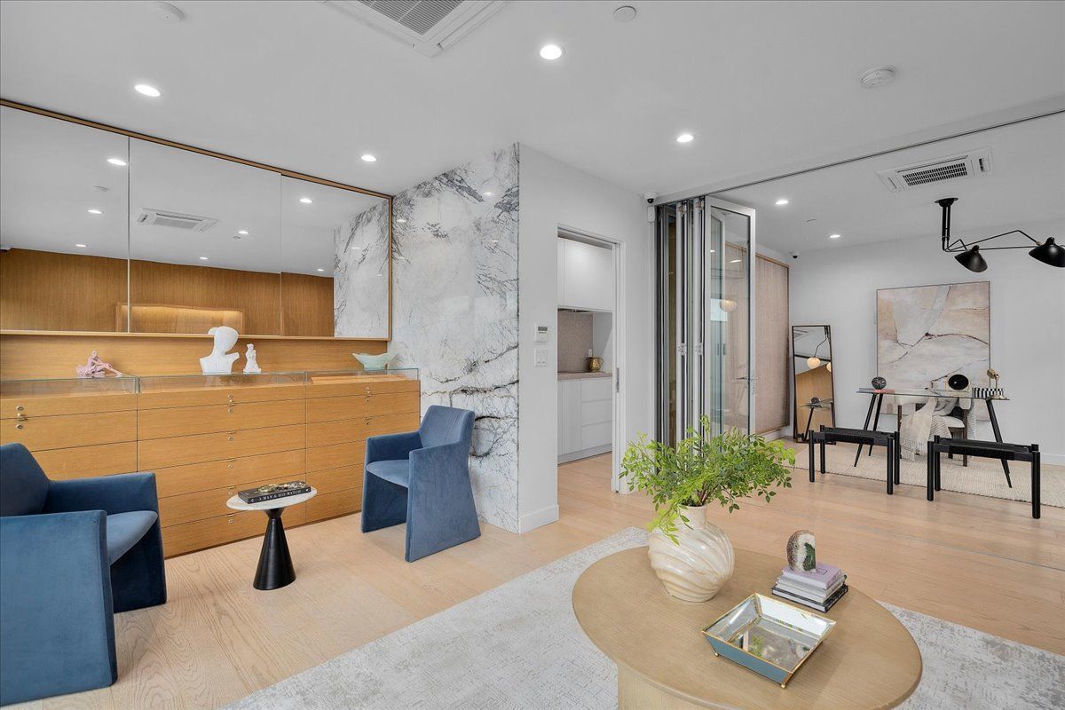 Building Photo - 541 Rose Ave