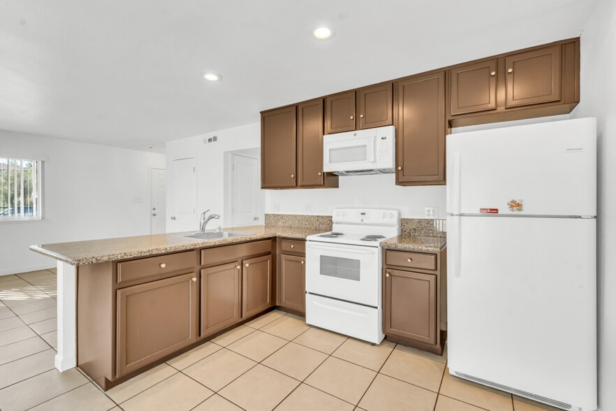 Building Photo - 812 Carro Dr