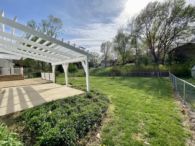 Building Photo - 9136 Switzer St