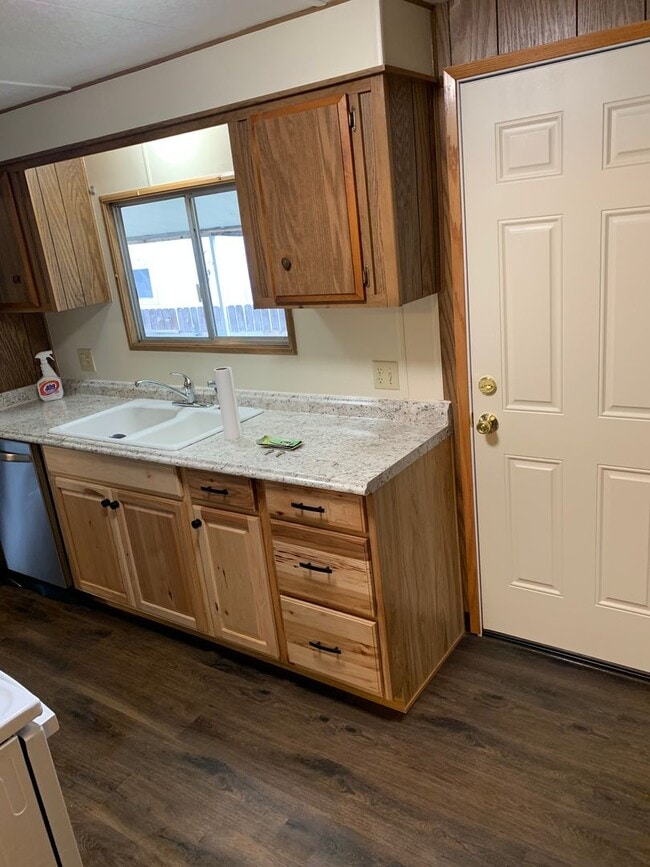 Building Photo - 2 Bedroom 2 Bathroom Mobile Home