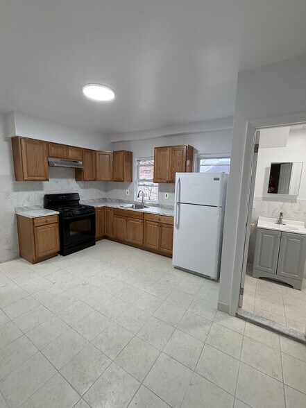 Building Photo - 349 Willow St