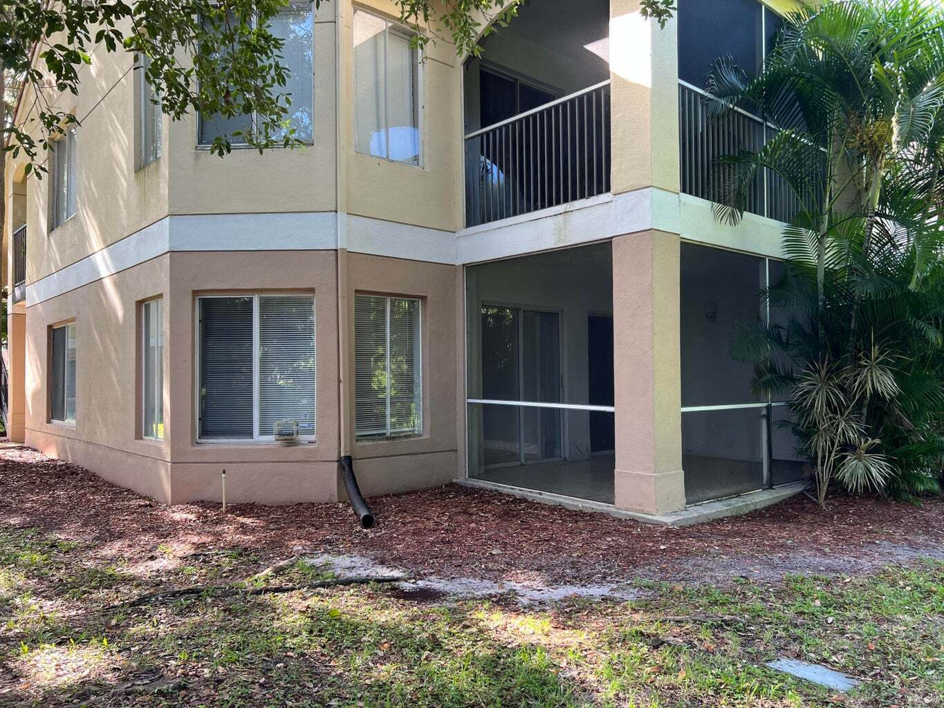 Building Photo - 815 W Boynton Beach Blvd