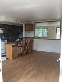 Building Photo - ONE MONTH FREE! Pet-friendly 1 BD/1 BA in ...