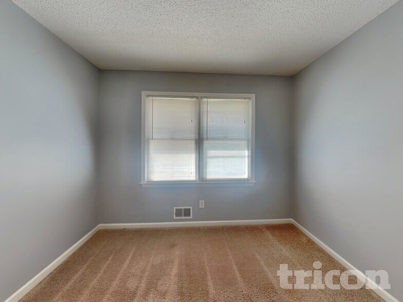 Building Photo - 244 Chastain Way