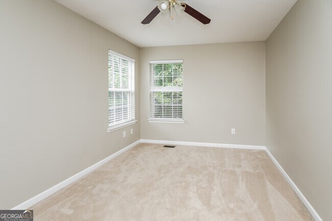 Building Photo - 3012 Edgefield Dr SW