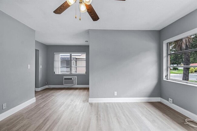 Building Photo - 4751 NE 21st Terrace