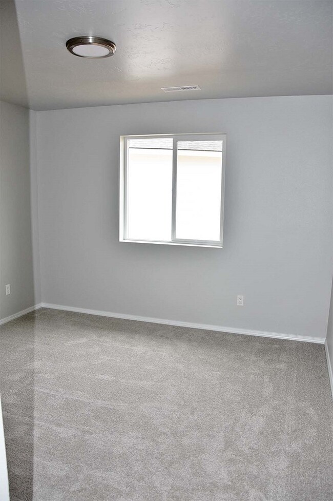 Building Photo - 17668 N Pegram Way