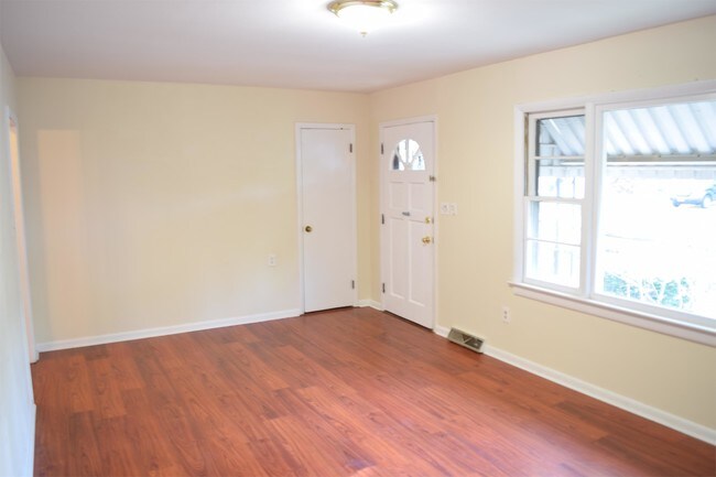 Building Photo - 505 Pocahontas St