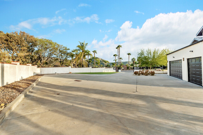 Building Photo - 14692 Ranch Trail Dr