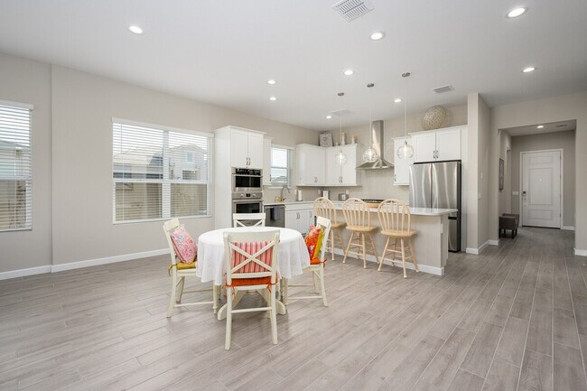 Building Photo - 5972 E Sinclair St