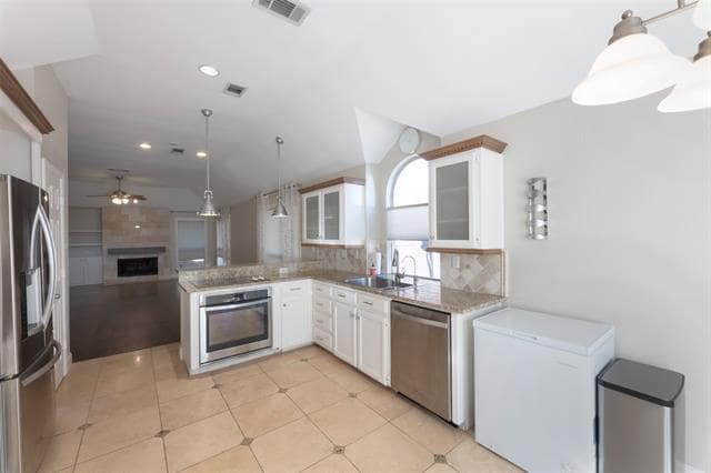 Building Photo - 2405 Sunflower Ln