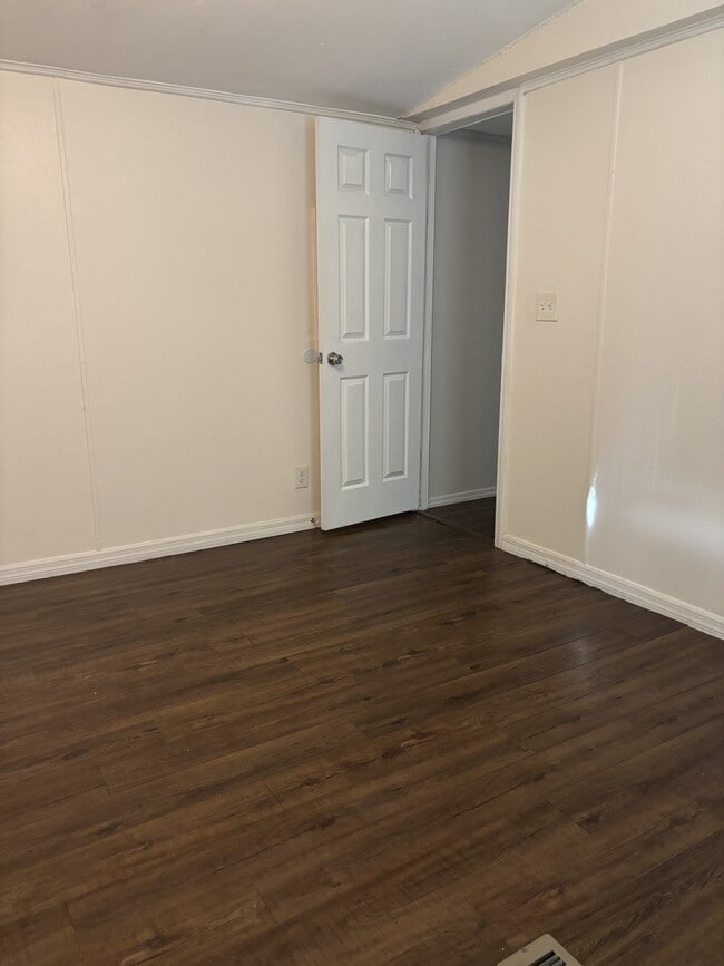 Building Photo - 6638 Glen Meadow Dr