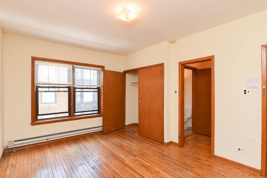 Building Photo - 2851 N Orchard St