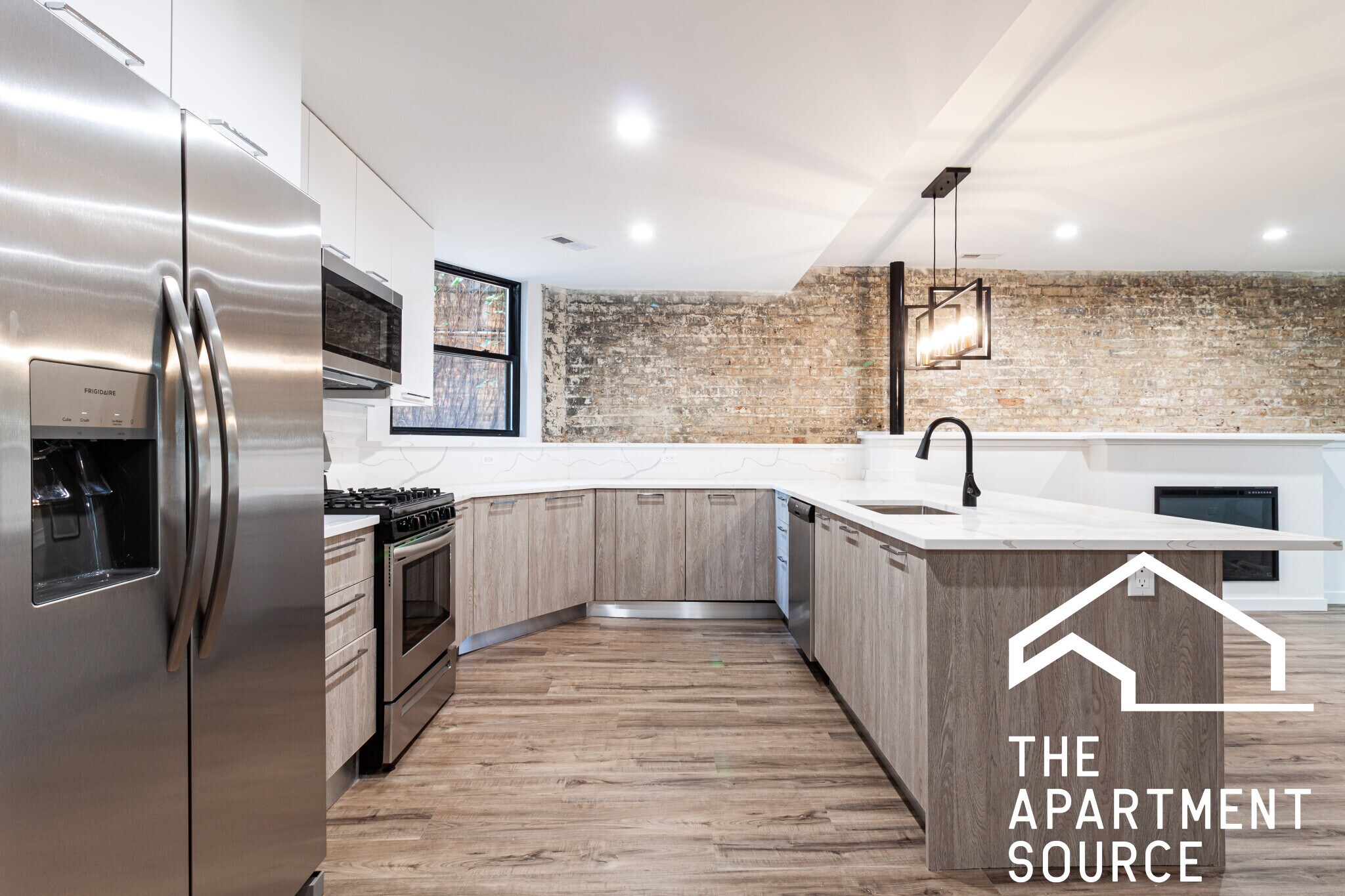 Building Photo - 1428 W Jonquil Ter