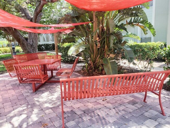 Building Photo - 5440 S MacDill Ave