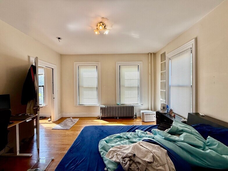 Building Photo - 48 Allston St