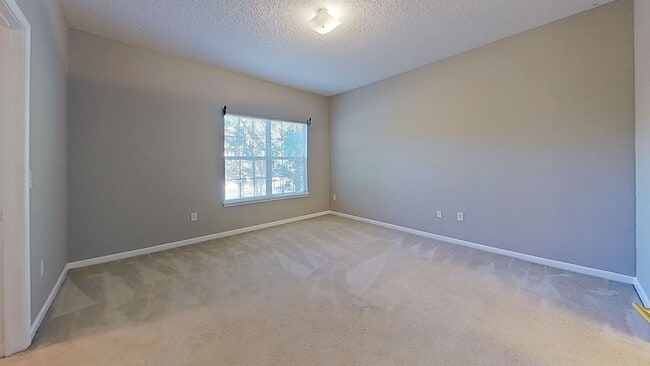 Building Photo - Renovated Condo in the heart of Mandarin