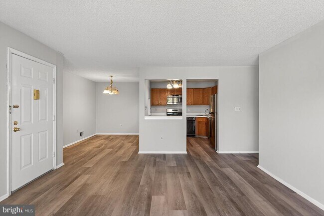 Building Photo - 41 Rickard Ct