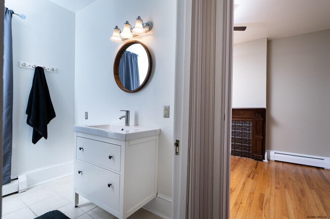 Building Photo - 279.5 Hudson Ave