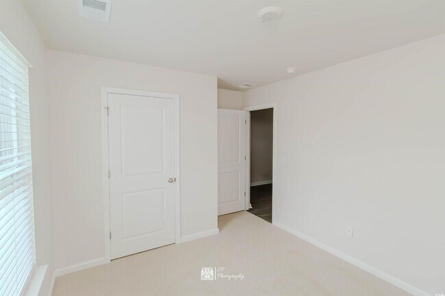 Building Photo - 302 Jeff Waters Cir