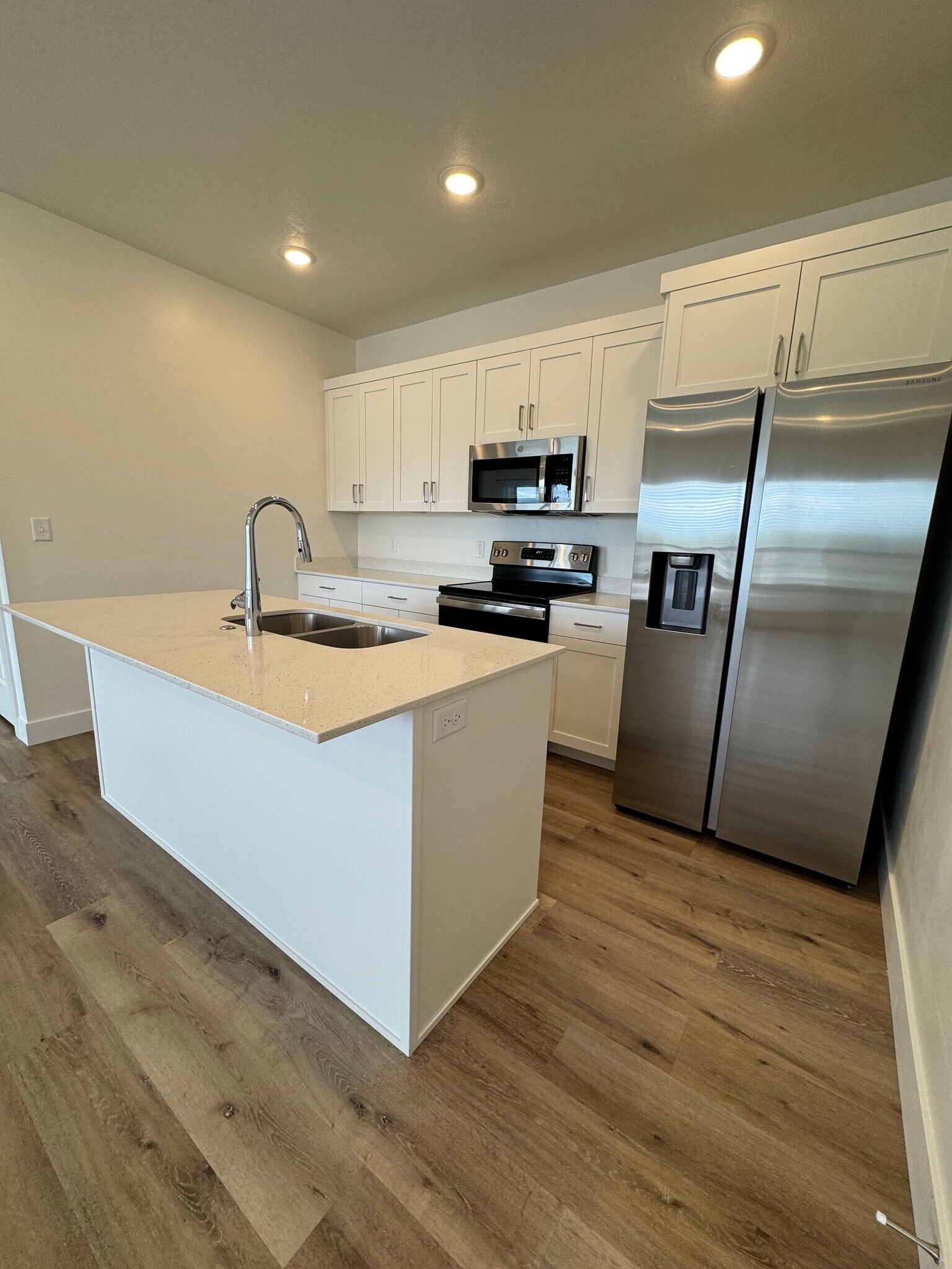 Building Photo - 3105 S 225 W