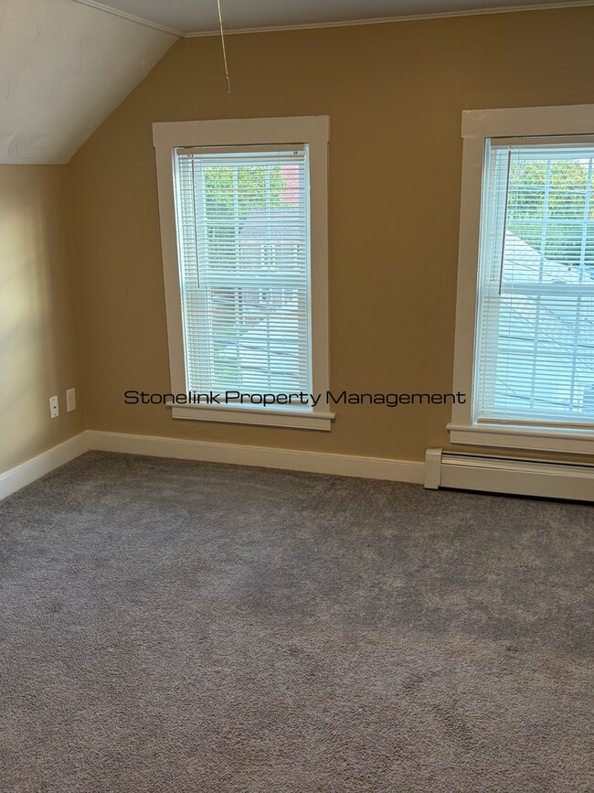 Building Photo - 37 Congregational St