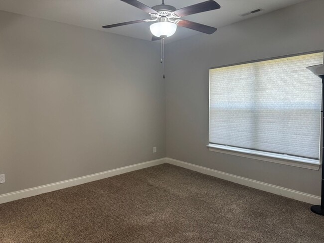 Building Photo - Cute 4BR Home in Perfect Location