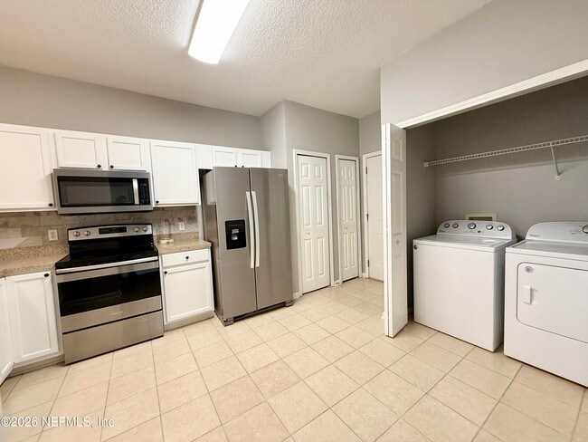 Building Photo - 621 Southbranch Dr