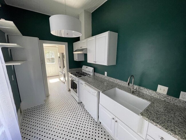 Building Photo - 2011 Decatur St