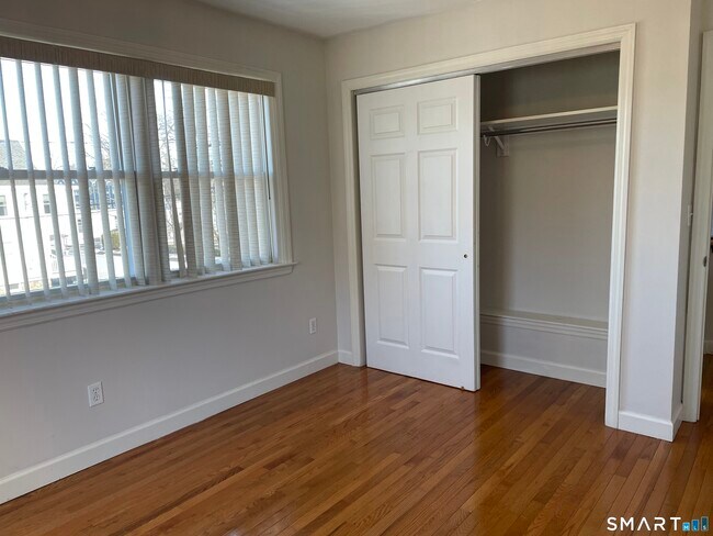 Building Photo - 41 Elmcroft Rd