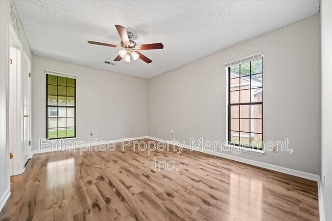 Building Photo - 7103 Tagen Dr