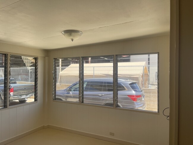 Building Photo - 1828 Kaohu St