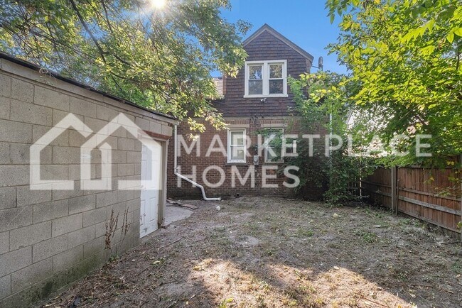 Building Photo - 20410 Hull St