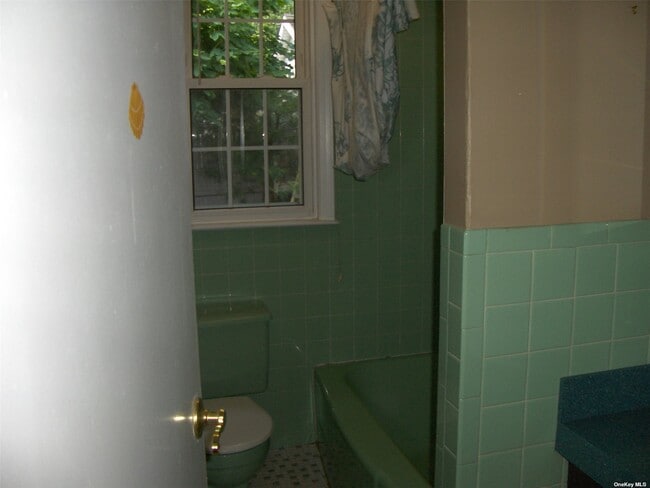 Building Photo - 129 Broadway