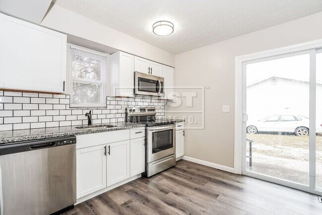 Building Photo - 1764 Brookfield Square N