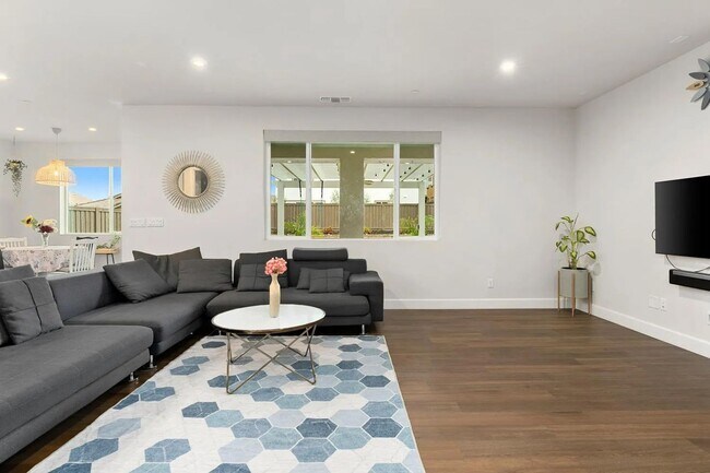 Building Photo - 3190 Quail Ravine Ct