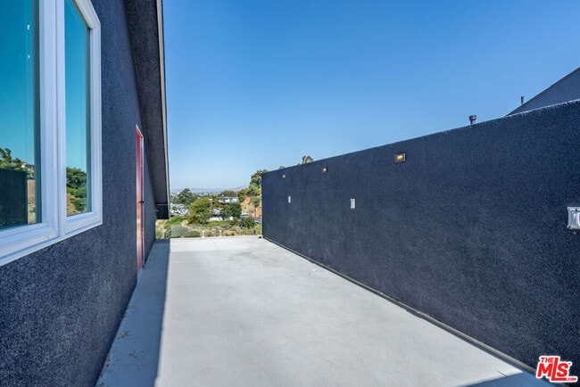 Building Photo - 10321 Sala Pl