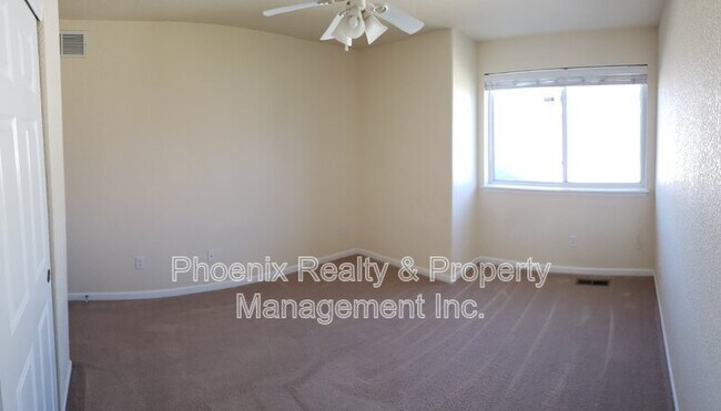Building Photo - 302 St Ida Cir