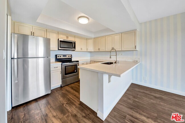 Building Photo - 3606 Vista Rey