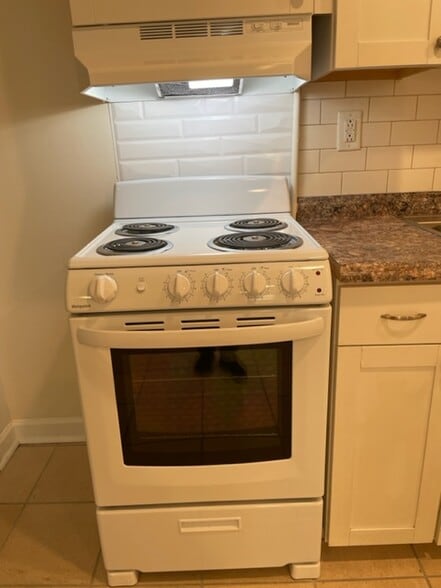 Nice Tile Backsplash - 400 S Ashland Ave