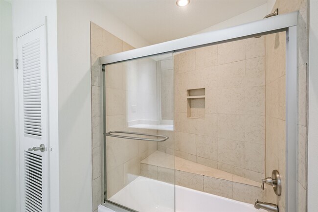 Building Photo - 5050 Woodway Dr
