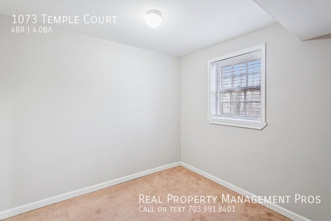 Building Photo - 1073 Temple Ct