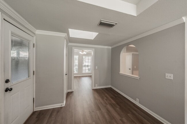 Building Photo - 2890 Elsinor Dr